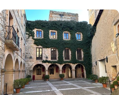 Castillo castilnovo Castillo castilnovo